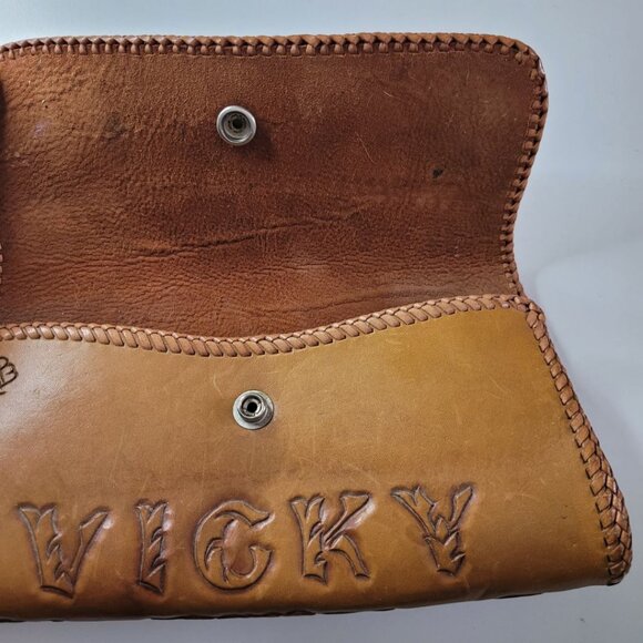 Leather Wallet Etched Vicky Brown Flowers Bird Snap Stitched Edge 9 Inches Wide - Picture 7 of 9